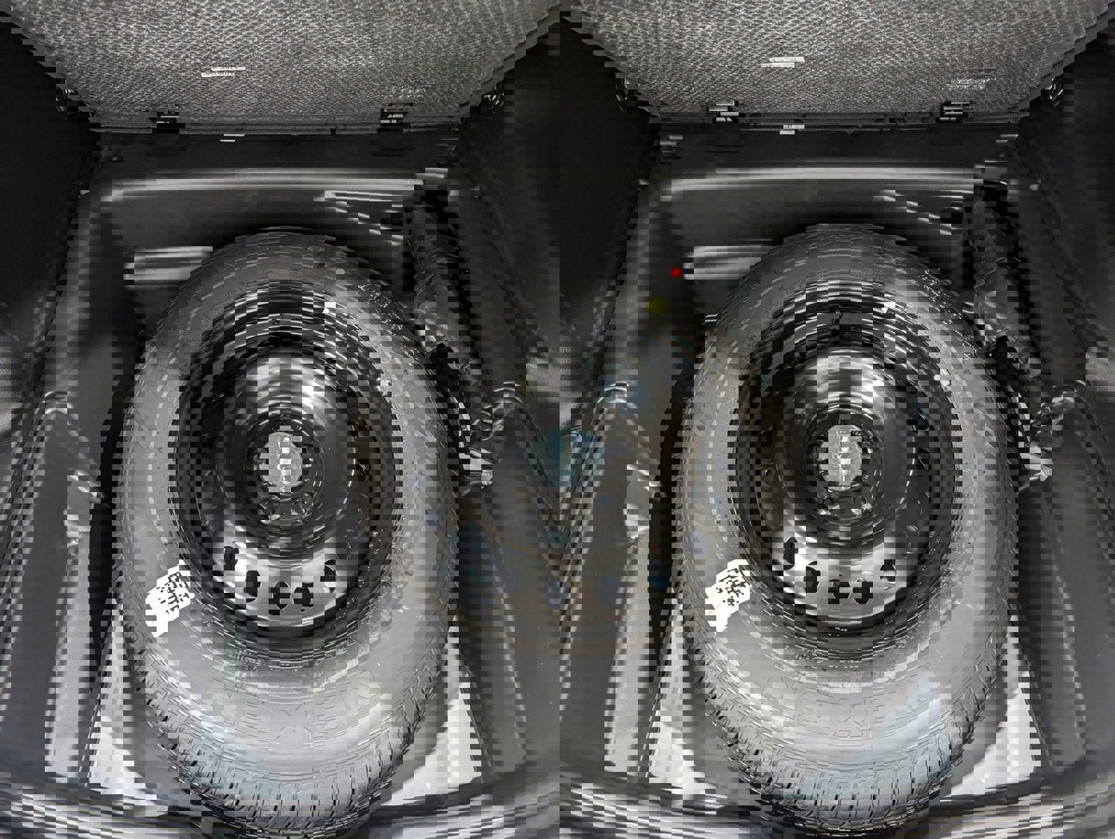 New 2024 Jeep Grand Cherokee Altitude image 10