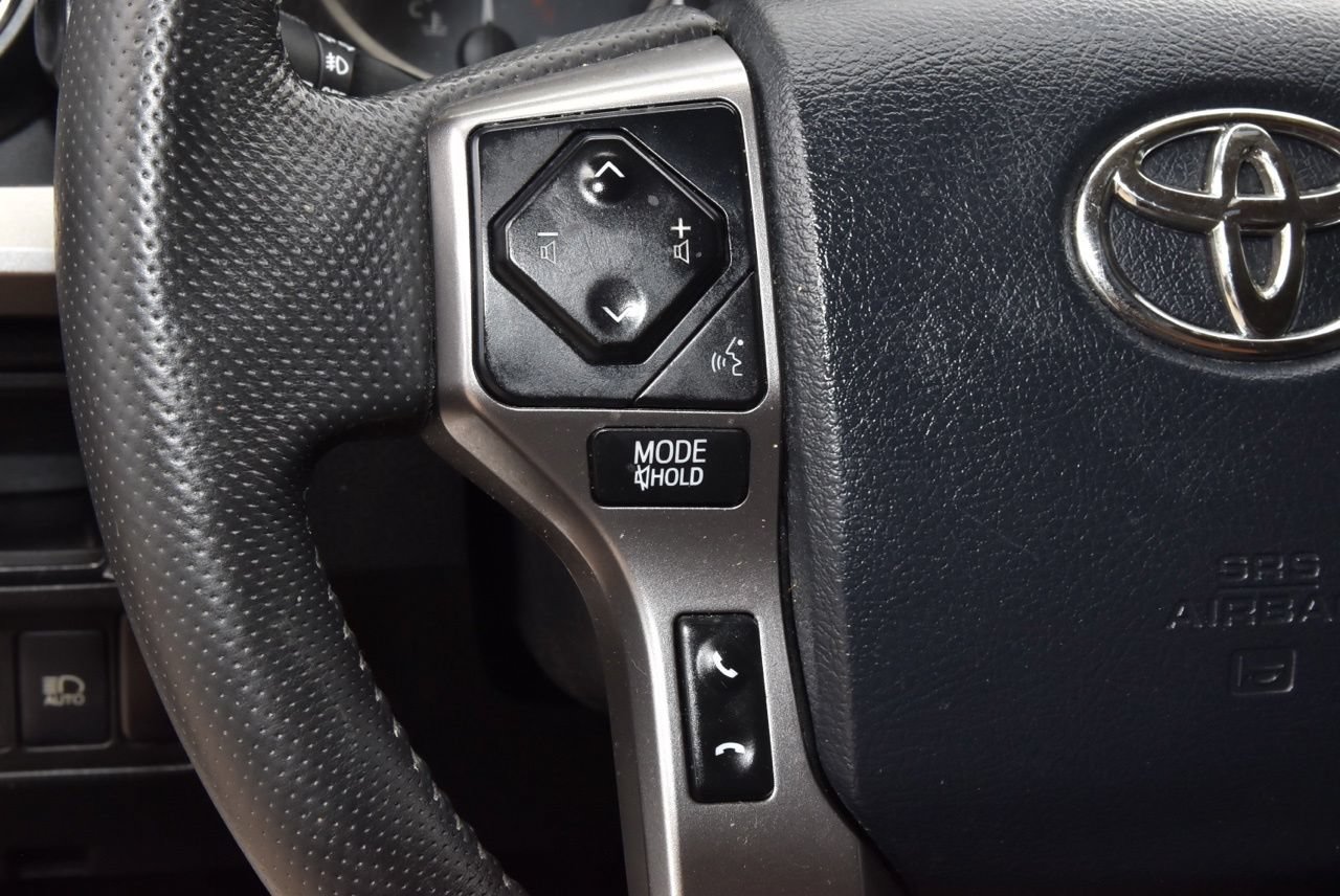 Used 2018 Toyota Tacoma SR5 AWD/4WD image 22