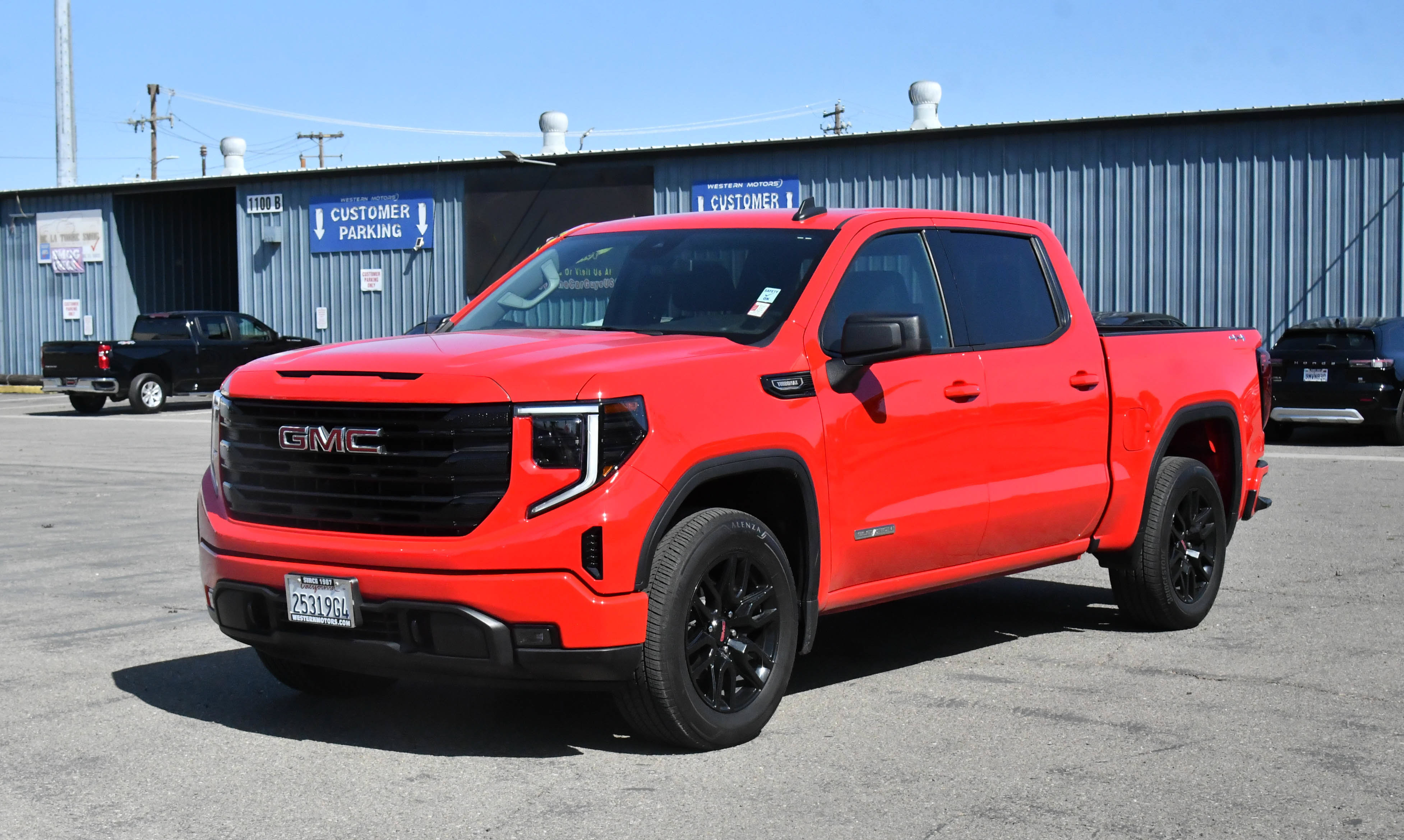 Used 2025 GMC Sierra 1500 Elevation AWD/4WD image 3