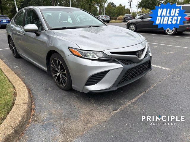 Used 2020 Toyota Camry SE FWD image 1
