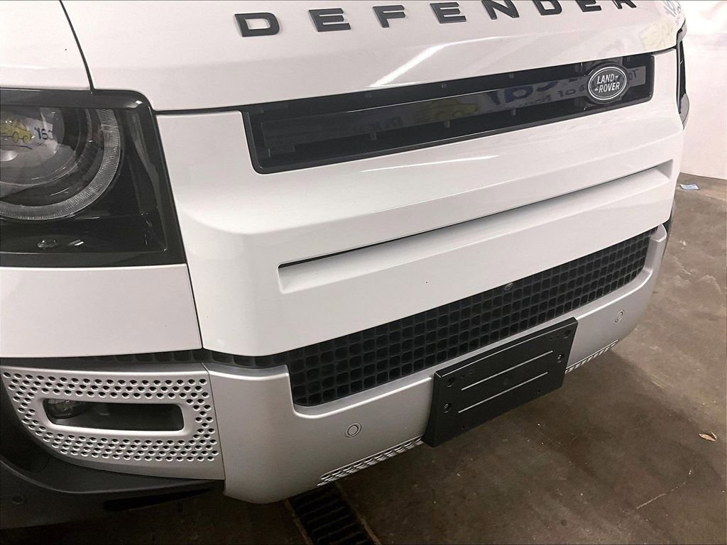 Used 2025 Land Rover Defender 110 S AWD/4WD image 31
