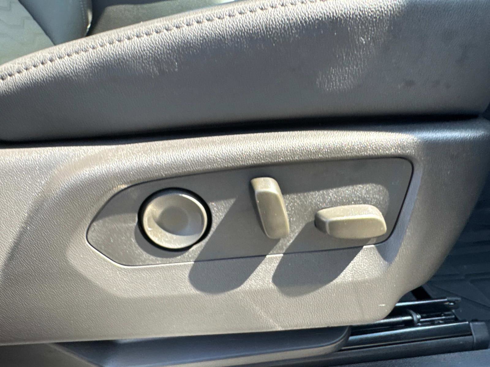 Used 2025 Chevrolet Silverado 1500 ZR2 w/ Technology Package image 26