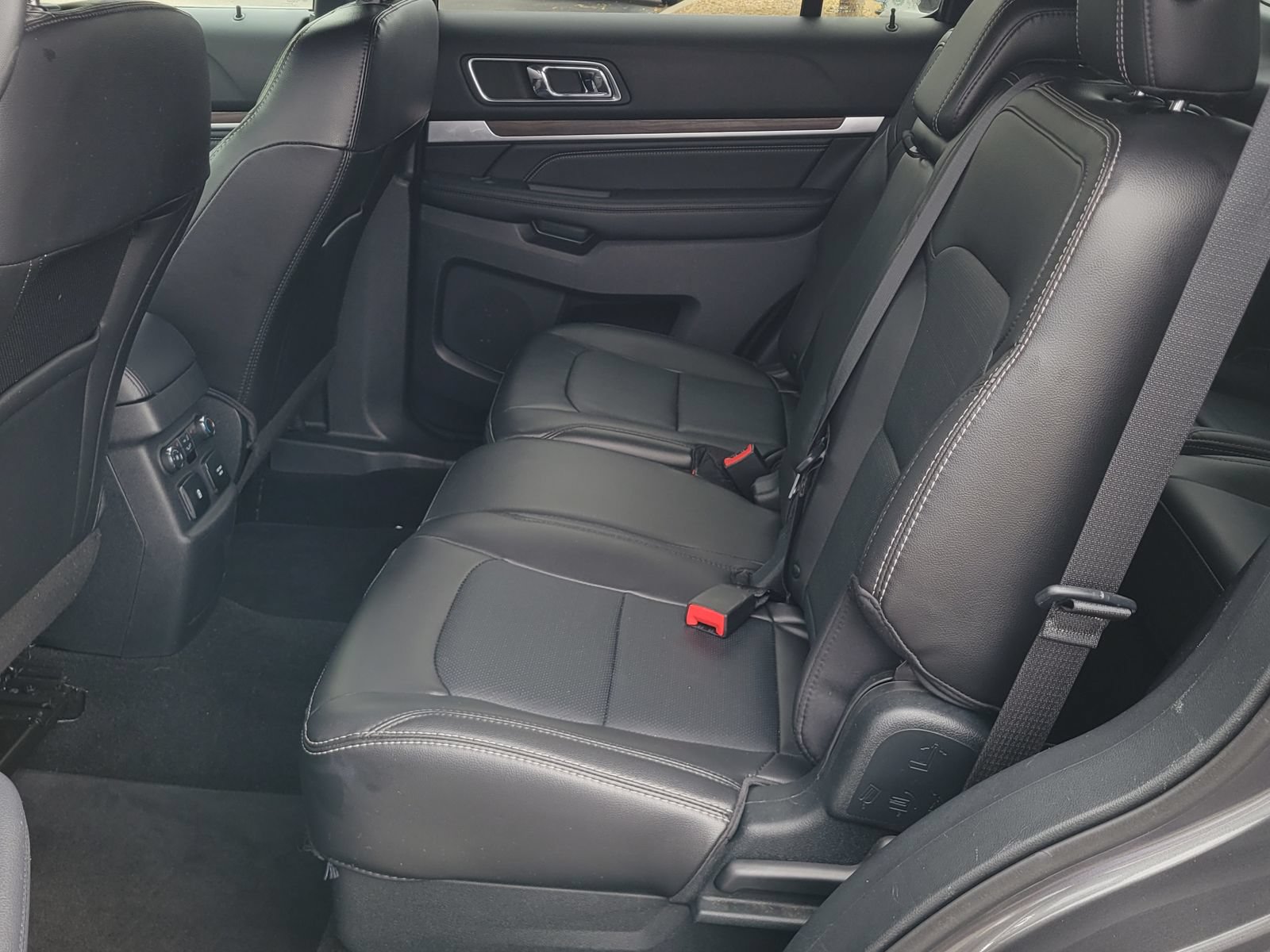 Used 2018 Ford Explorer Limited AWD/4WD image 8