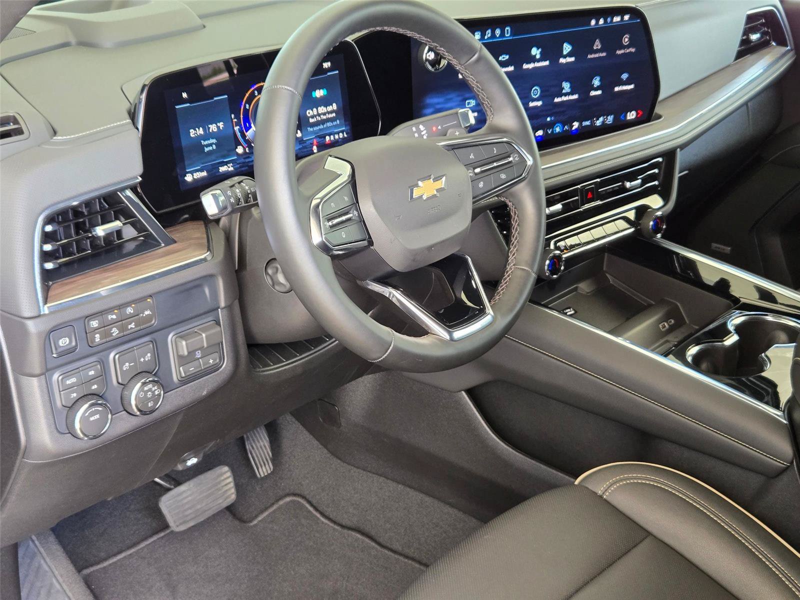 Used 2026 Chevrolet Suburban Premier w/ Sun And Tow Package AWD/4WD image 10