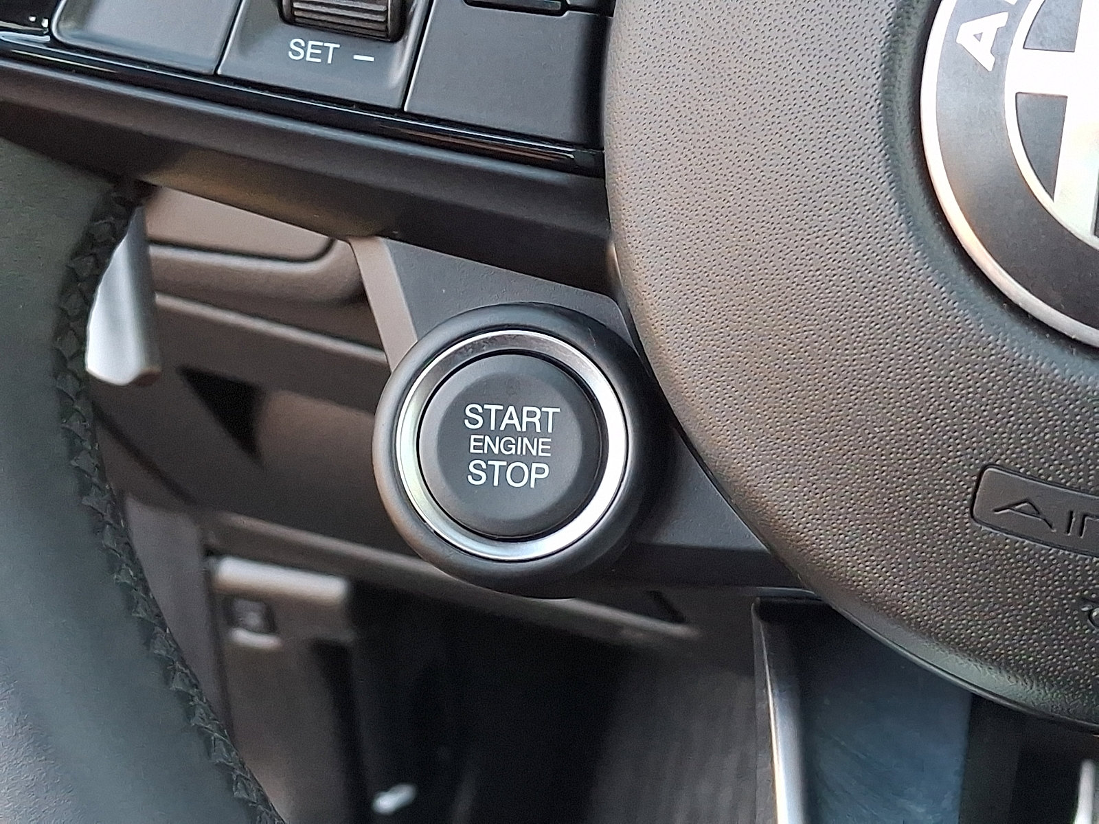 Used 2024 Alfa Romeo Giulia Veloce image 28