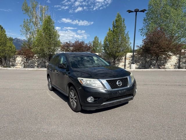 Used 2016 Nissan Pathfinder SV w/ Trailer Tow Package AWD/4WD image 10