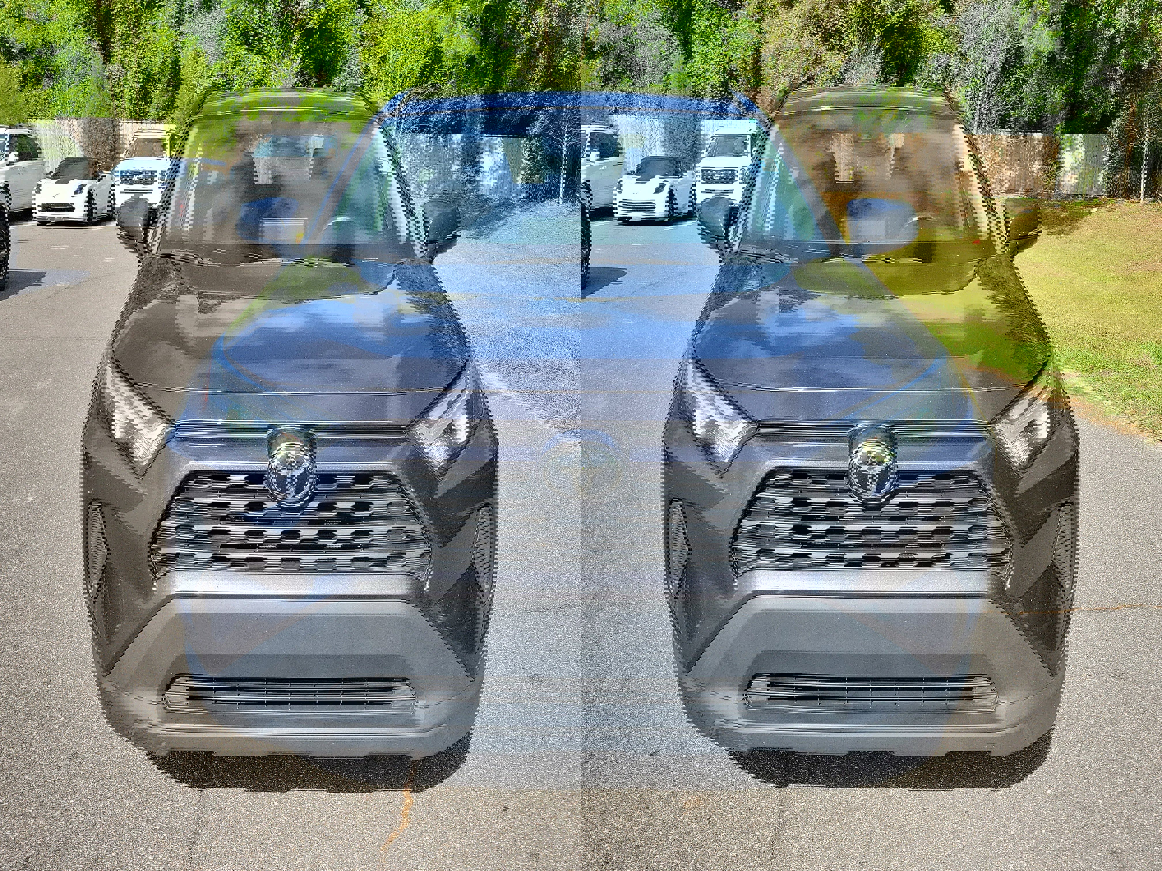 Used 2022 Toyota RAV4 XLE FWD image 2