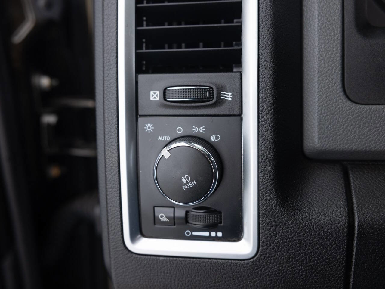 Used 2014 RAM 1500 Big Horn image 39