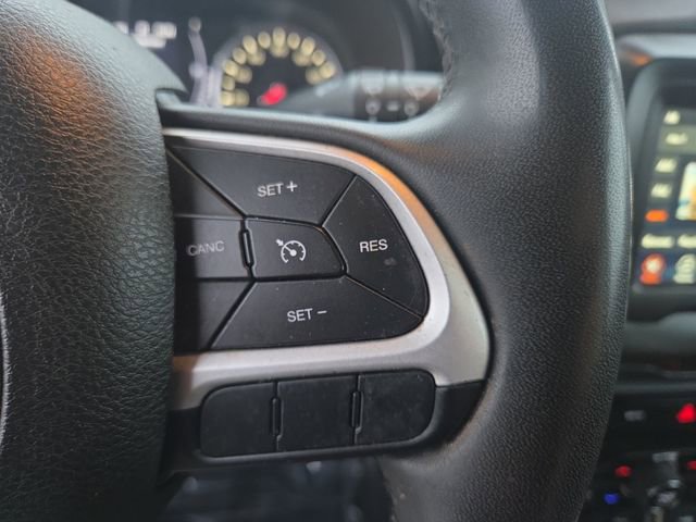 Used 2018 Jeep Renegade Latitude image 22