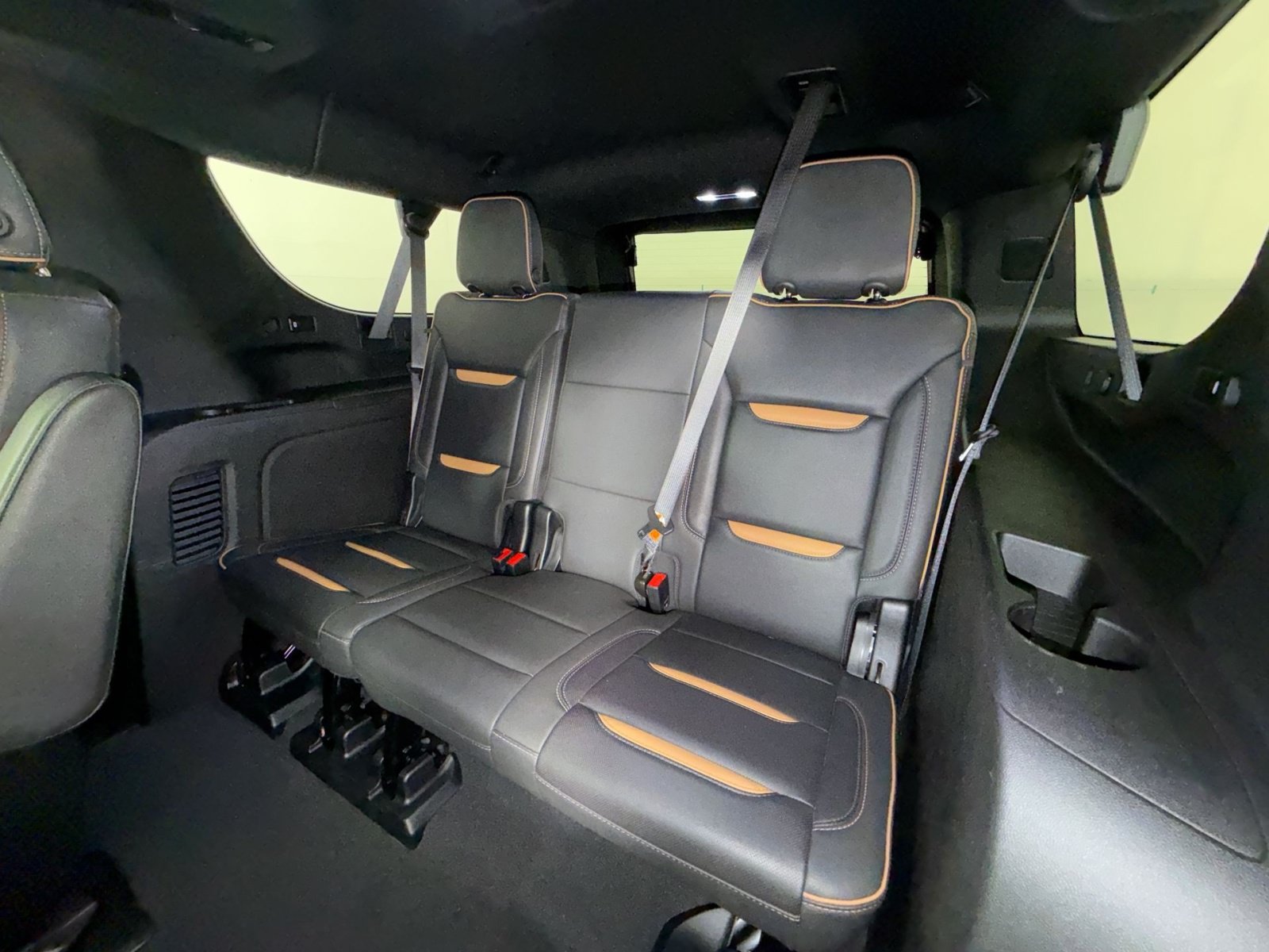 Used 2023 GMC Yukon XL AT4 w/ AT4 Premium Plus Package AWD/4WD image 26