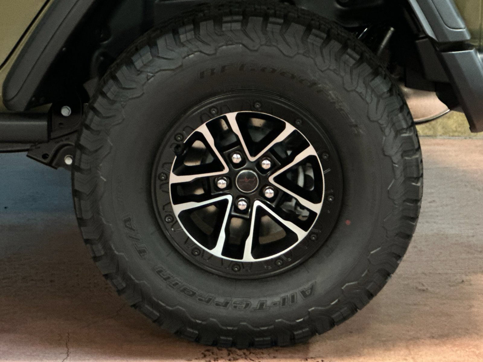 New 2026 Jeep Wrangler Unlimited Rubicon w/ Xtreme 35 Tire Package AWD/4WD image 25