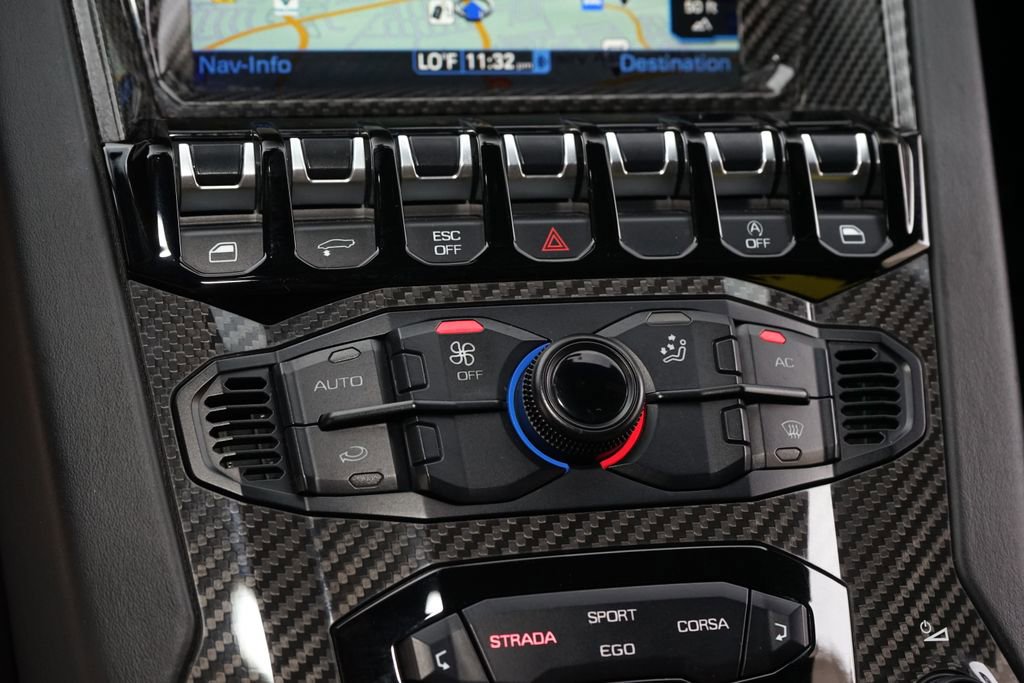 Used 2019 Lamborghini Aventador SVJ image 30