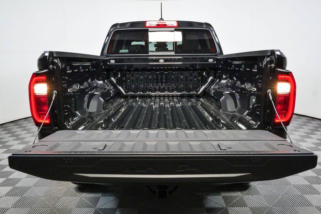 New 2026 GMC Canyon Elevation w/ Convenience Package RWD image 32
