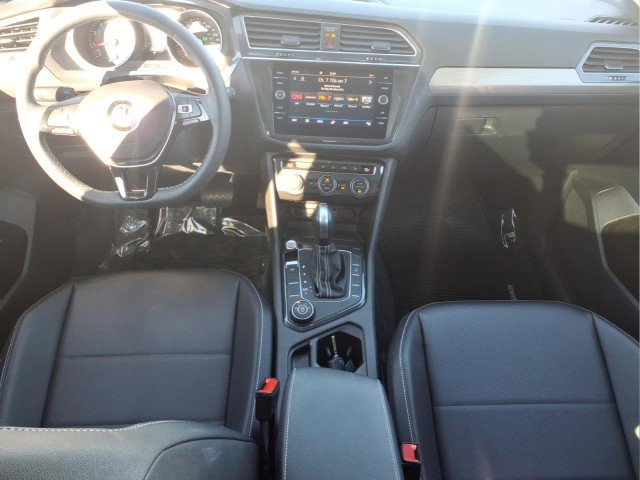 Certified 2021 Volkswagen Tiguan SE w/ Panoramic Sunroof Package image 12