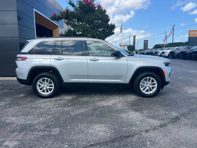 New 2026 Jeep Grand Cherokee Laredo X AWD/4WD image 2
