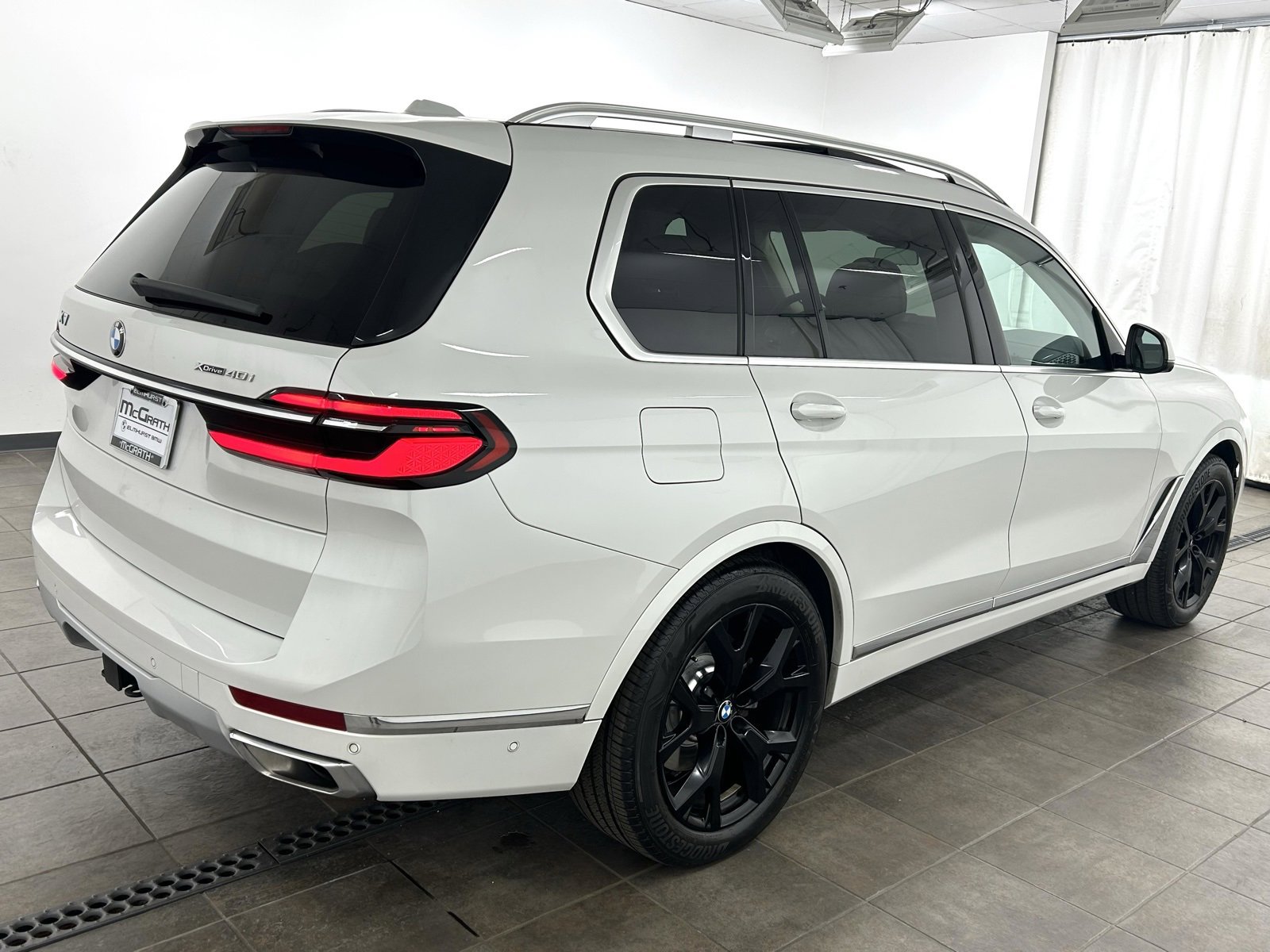 Used 2023 BMW X7 xDrive40i w/ Executive Package image 5