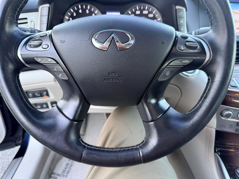 Used 2015 INFINITI Q70 L 5.6 w/ V8 Deluxe Technology Package AWD/4WD image 40