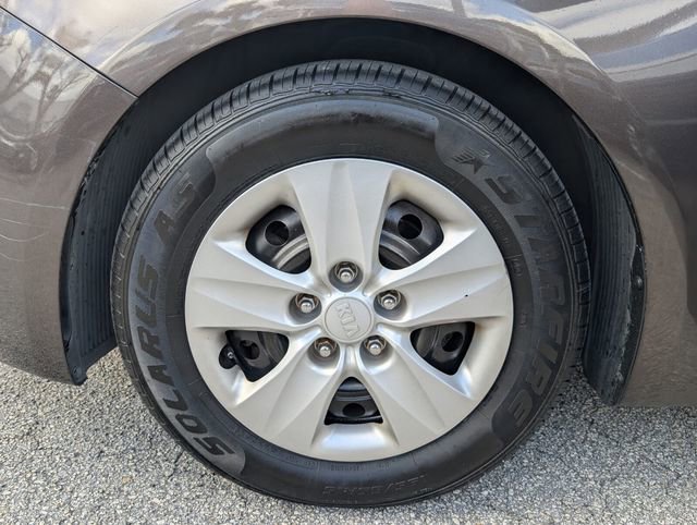 Used 2018 Kia Forte LX image 17