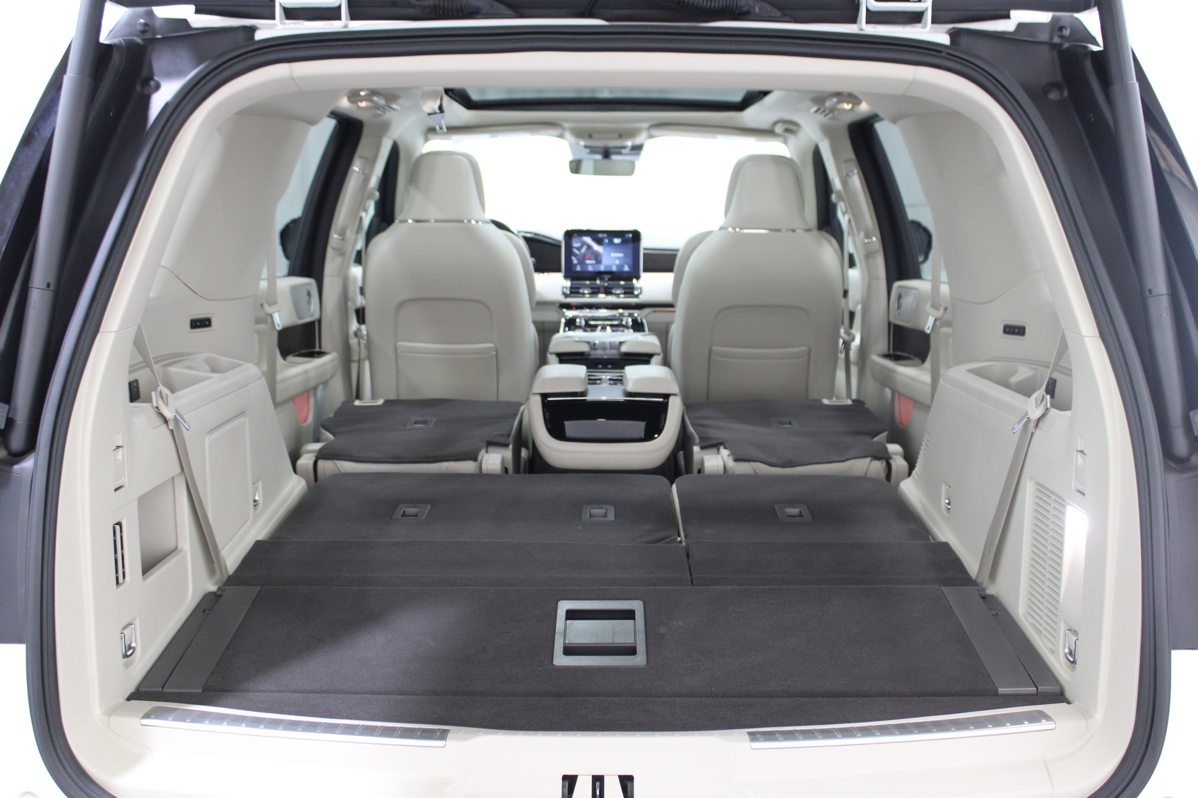 Used 2021 Lincoln Navigator Reserve w/ Luxury Package AWD/4WD image 31