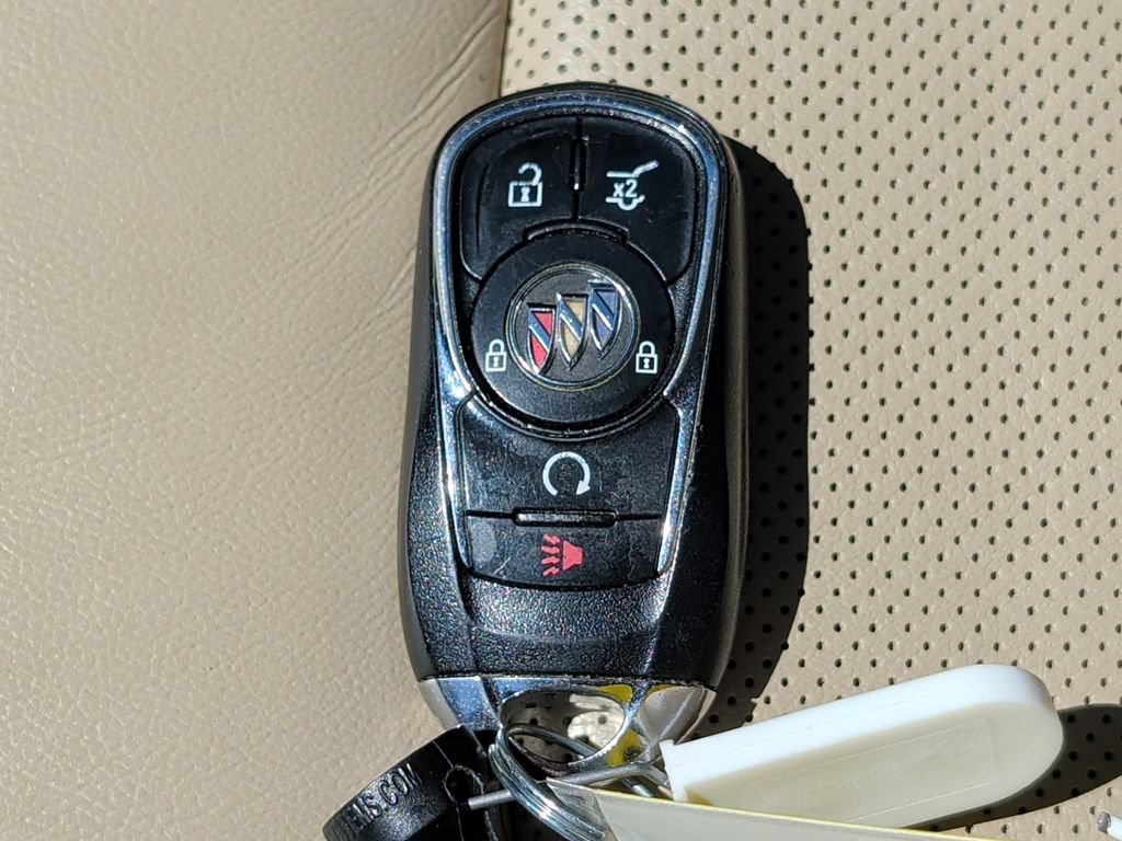 Used 2020 Buick Envision Essence AWD/4WD image 39