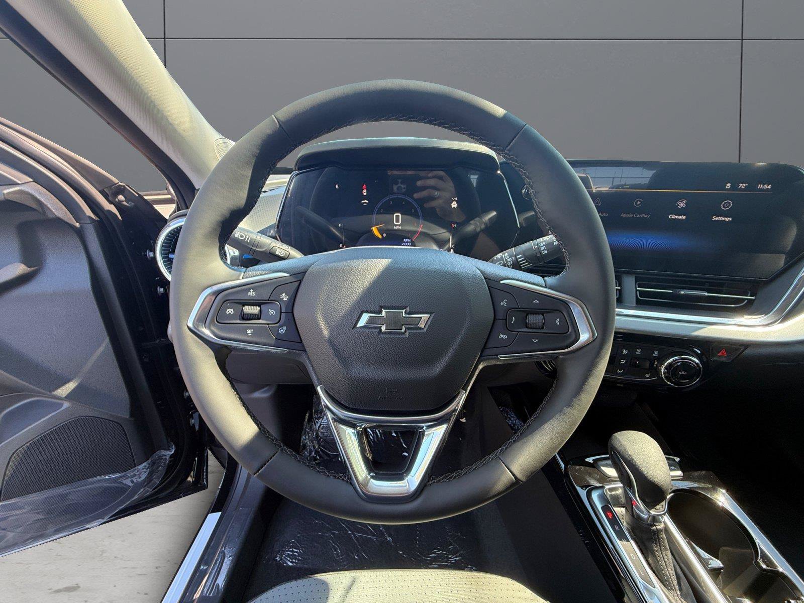 New 2026 Chevrolet Trax LT w/ Driver Confidence Package FWD image 11
