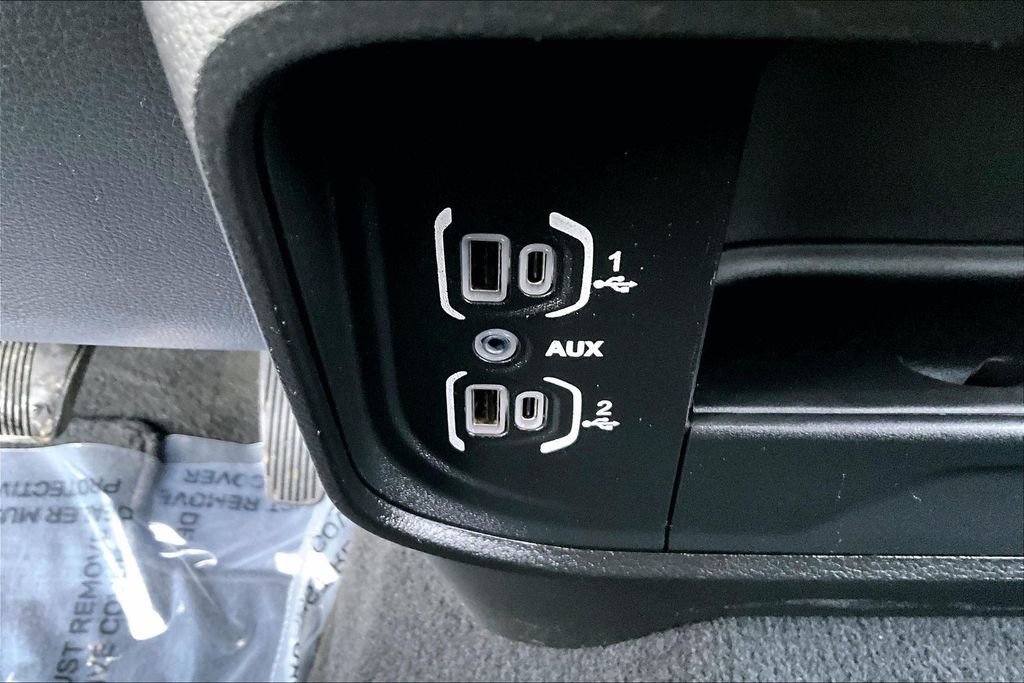 Used 2024 RAM 3500 Big Horn image 33