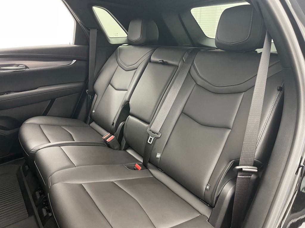 Used 2025 Cadillac XT5 Luxury w/ LPO, Floor Liner Package AWD/4WD image 38