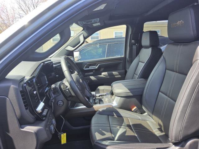 Used 2025 Chevrolet Silverado 1500 High Country w/ Technology Package image 7