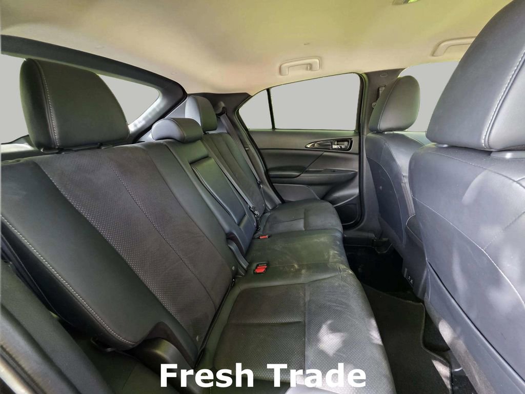 Used 2025 Mitsubishi Eclipse Cross Black Edition image 9