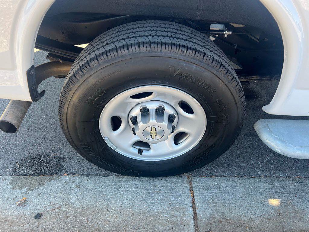 Used 2024 Chevrolet Express 2500 w/ Driver Convenience Package image 11