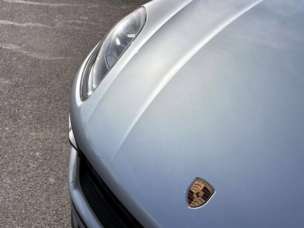 Certified 2024 Porsche Macan image 15