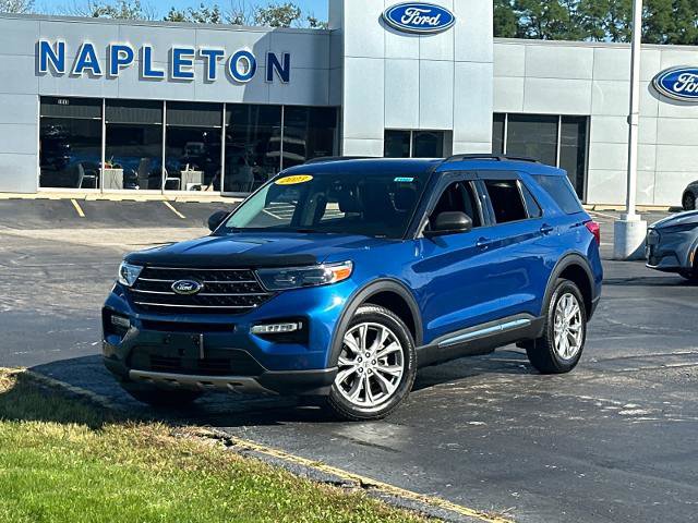 Certified 2023 Ford Explorer XLT w/ Equipment Group 202A AWD/4WD image 1