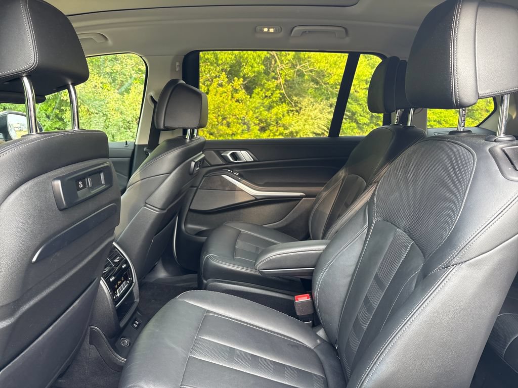 Used 2021 BMW X7 xDrive40i w/ Premium Package AWD/4WD image 16