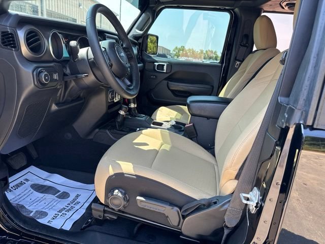 Used 2023 Jeep Wrangler Sport AWD/4WD image 10
