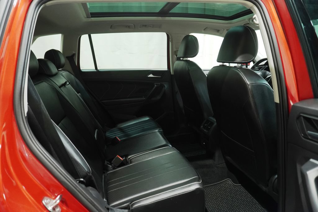Certified 2024 Volkswagen Tiguan SE w/ Panoramic Sunroof Package AWD/4WD image 14