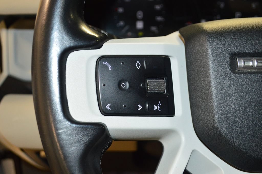 Used 2023 Land Rover Defender 130 SE AWD/4WD image 21