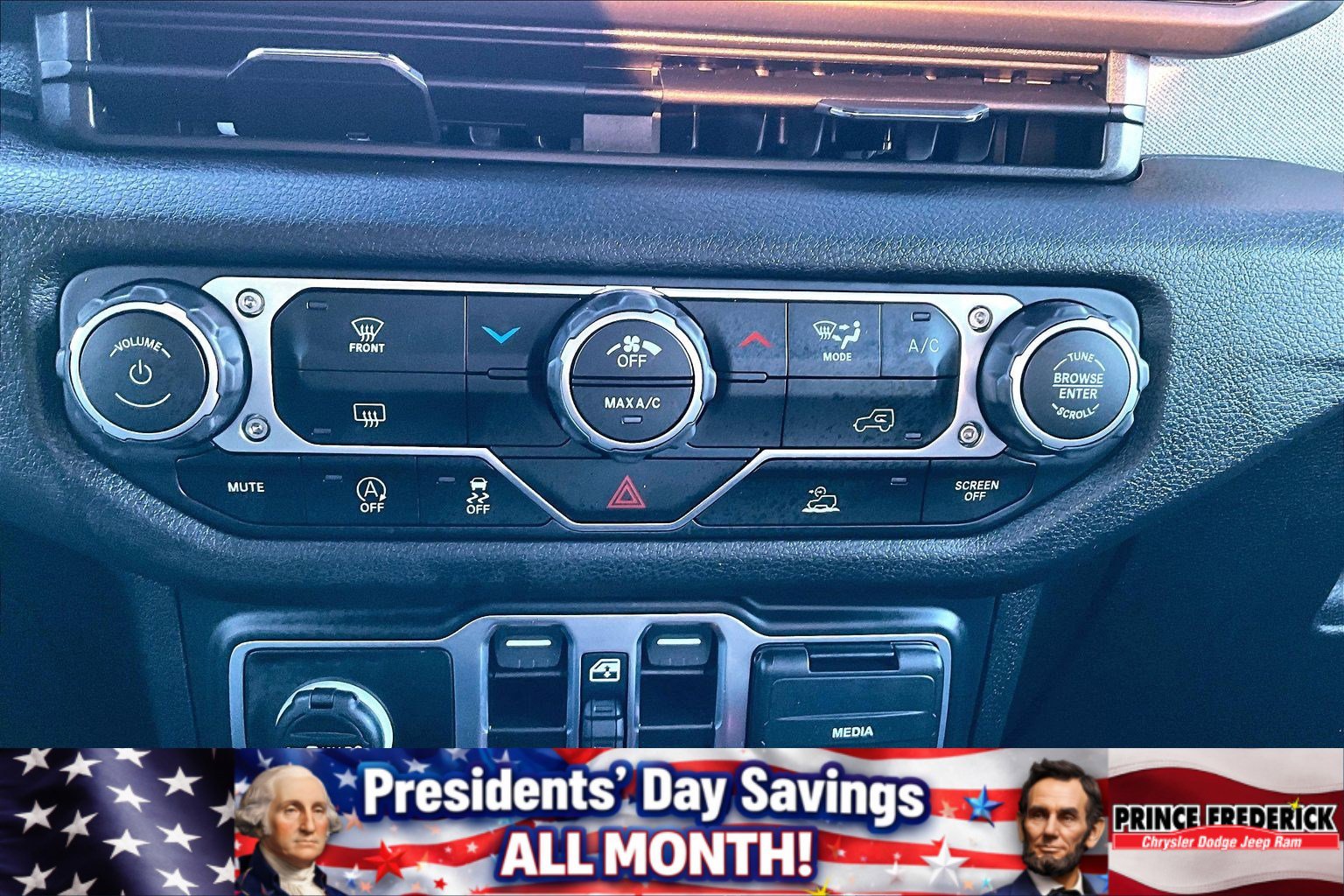 Used 2025 Jeep Wrangler Sport S image 26