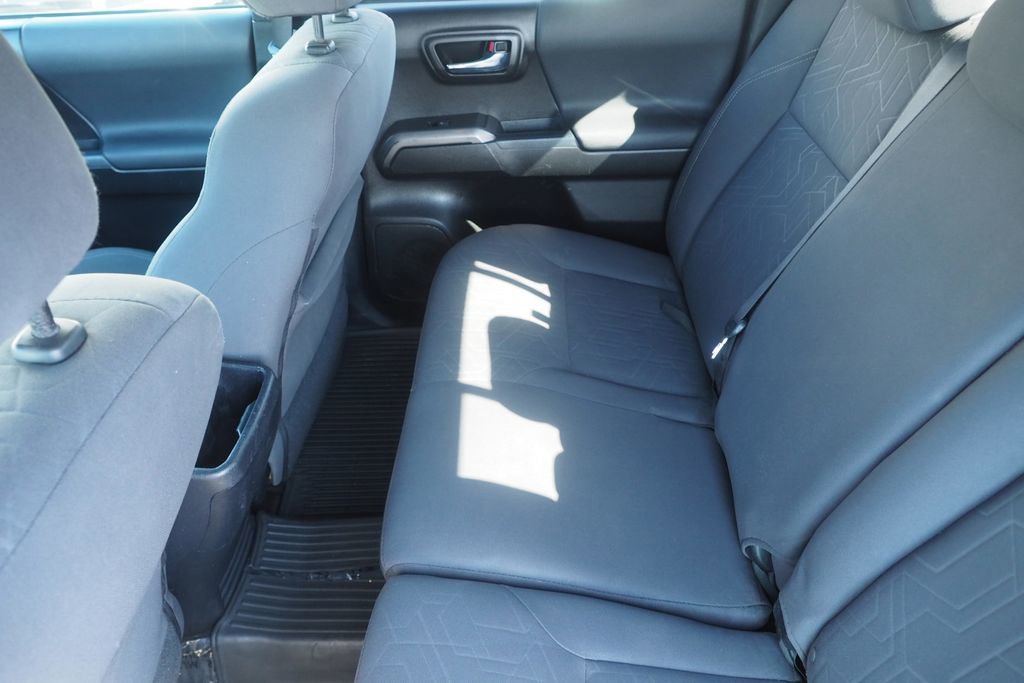 Used 2018 Toyota Tacoma TRD Off-Road w/ Technology Package image 16
