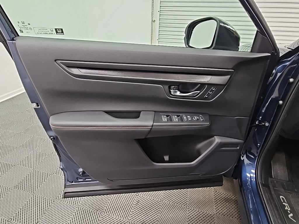 Used 2025 Honda CR-V Sport-L image 31