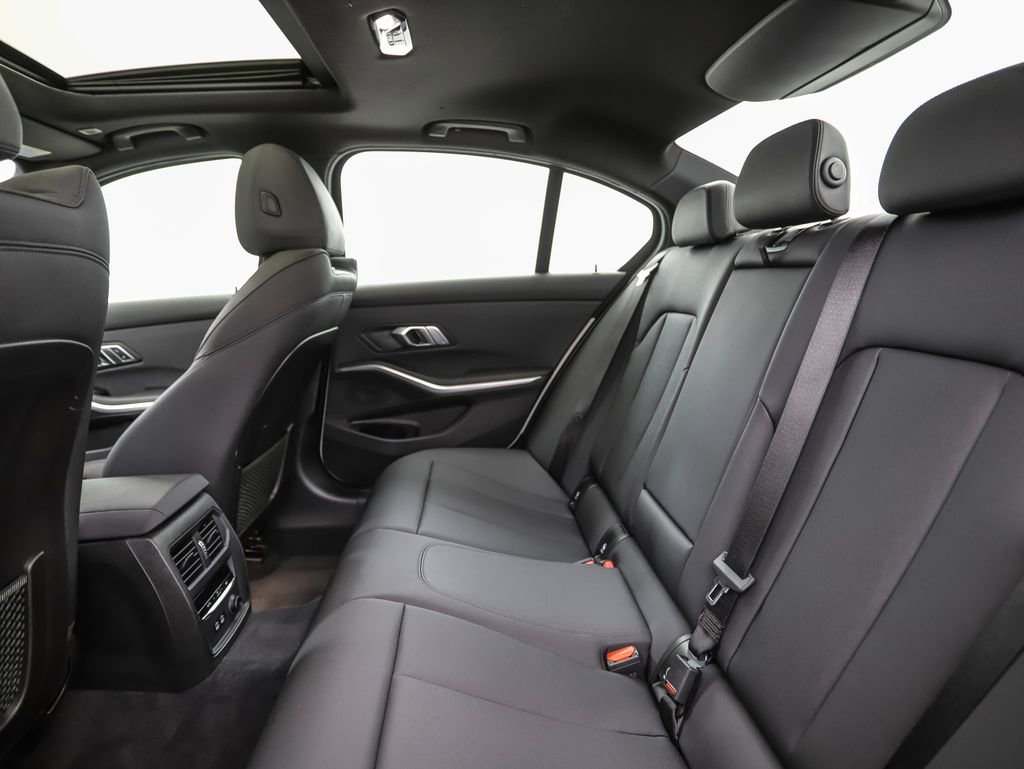 Used 2020 BMW 330i xDrive Sedan w/ Driving Assistance Package image 22