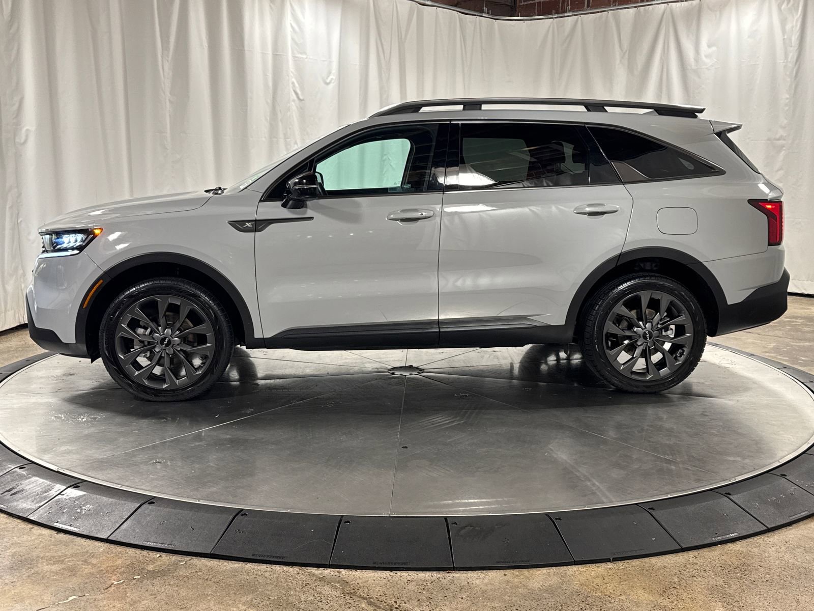 Certified 2023 Kia Sorento X-Line EX AWD/4WD image 8