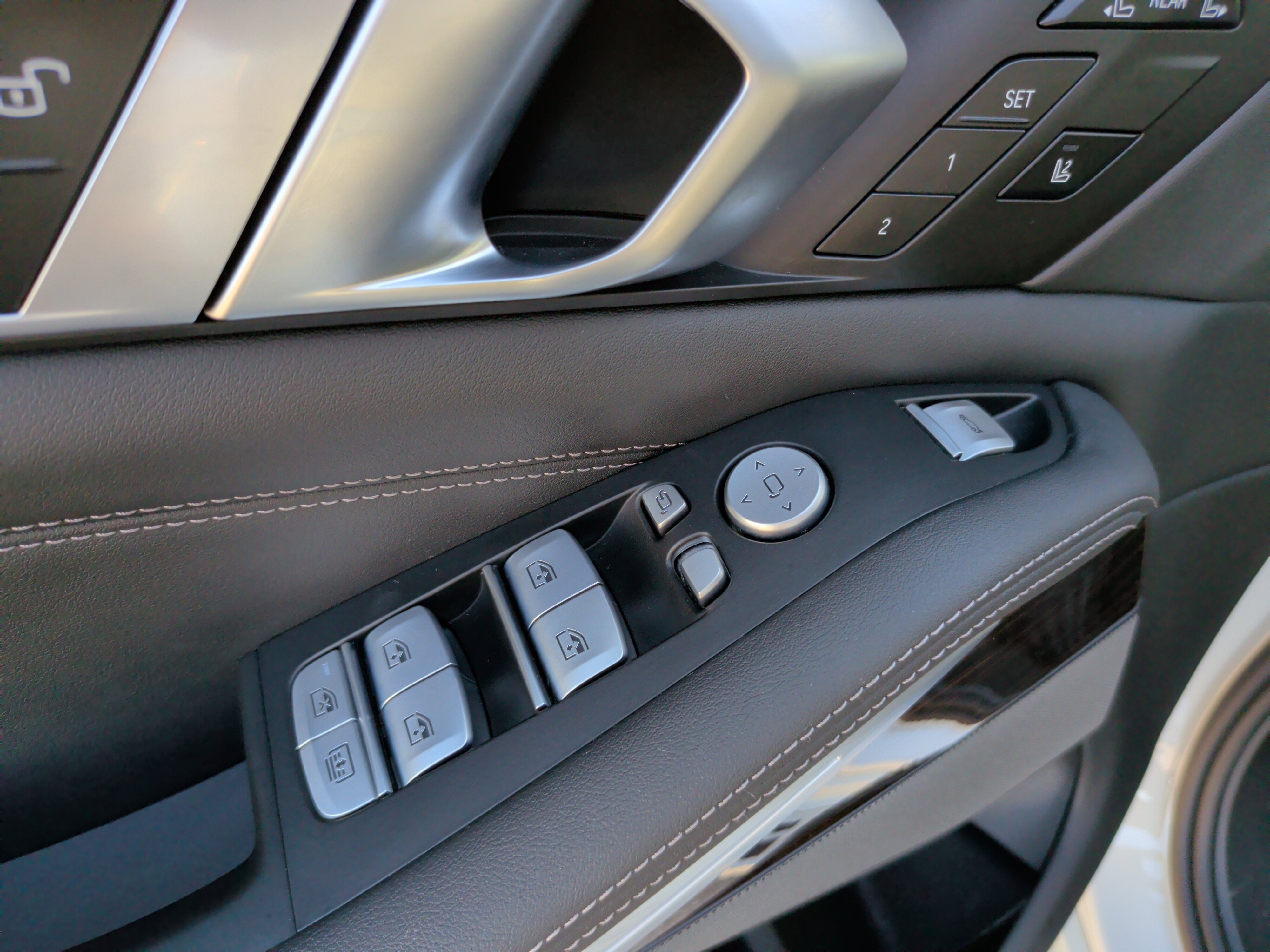 Certified 2024 BMW X7 xDrive40i w/ Premium Package image 31