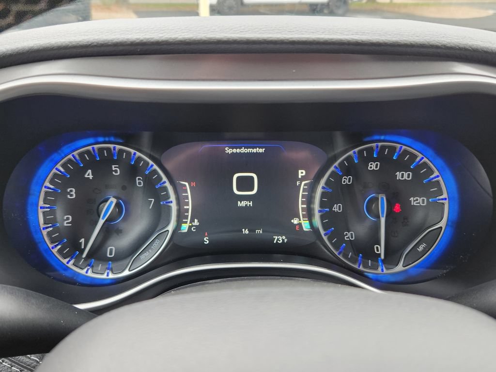 New 2026 Chrysler Pacifica Select FWD image 21