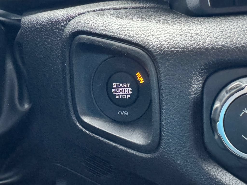 Used 2024 Jeep Wrangler Unlimited Sport AWD/4WD image 28