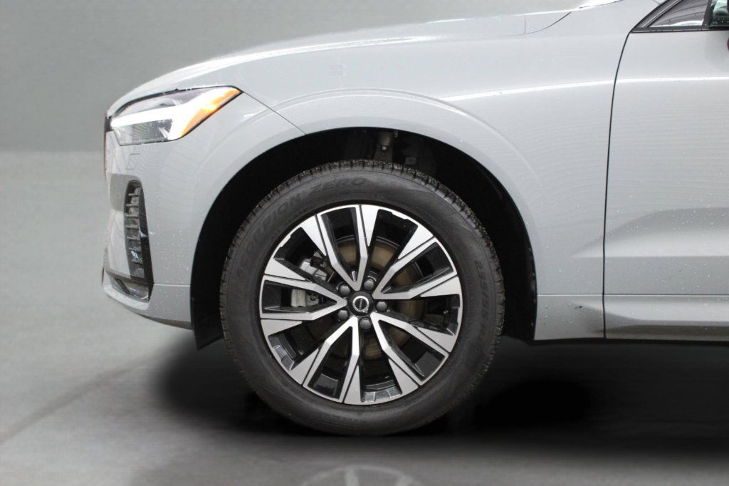 Used 2024 Volvo XC60 B5 Core w/ Protection Package Premier AWD/4WD image 6