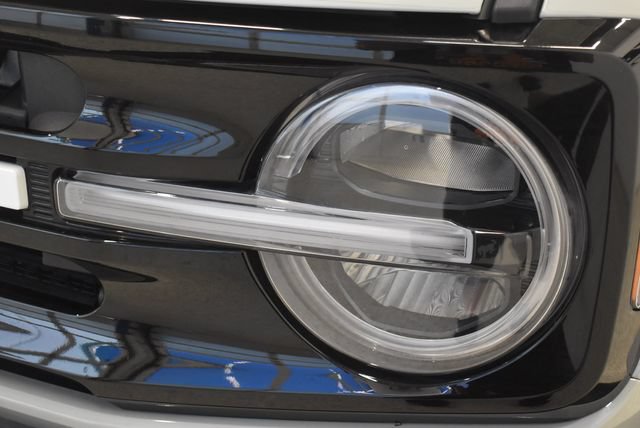 Used 2022 Ford Bronco Outer Banks AWD/4WD image 13