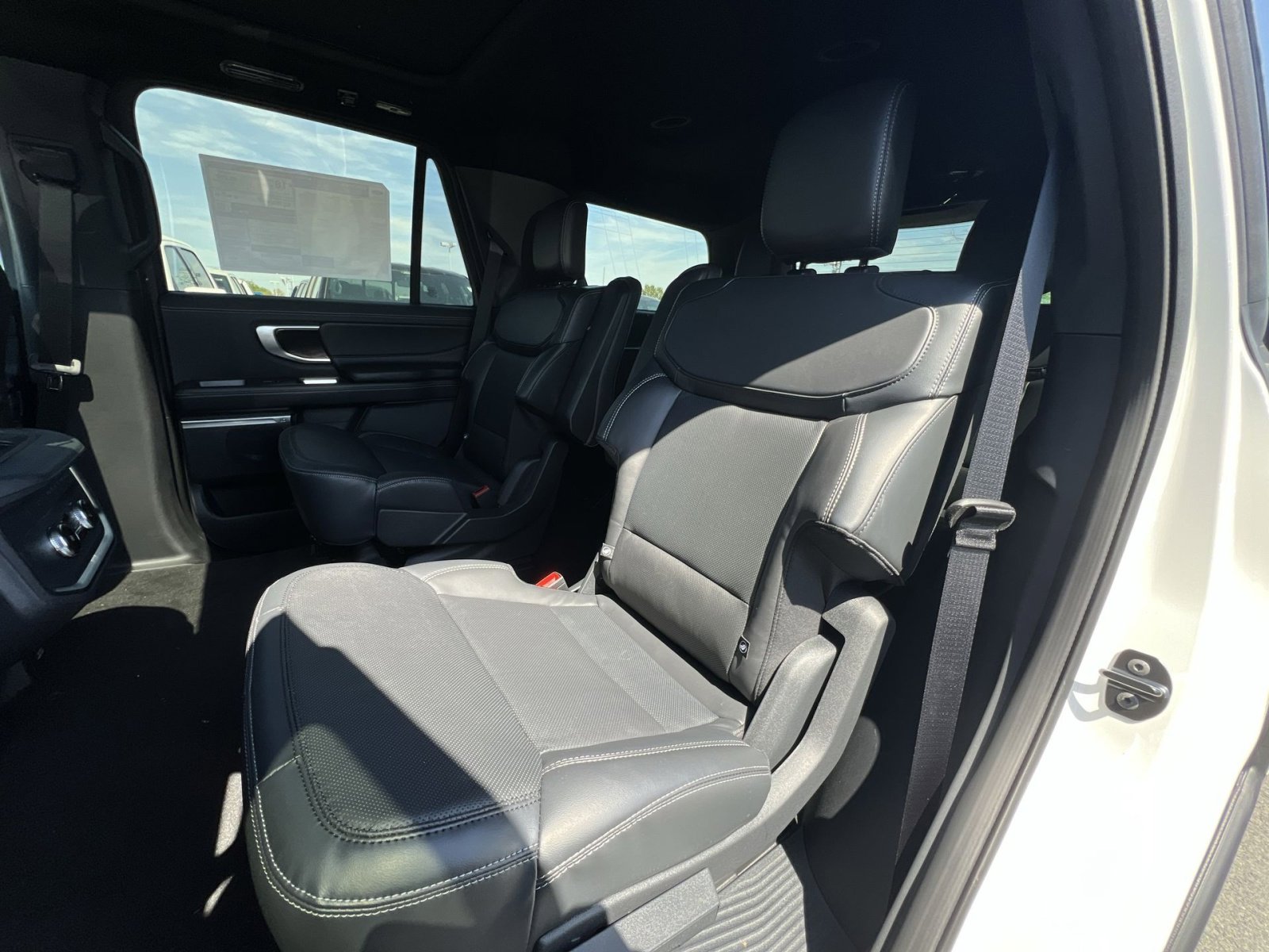 New 2026 Ford Expedition Platinum image 33