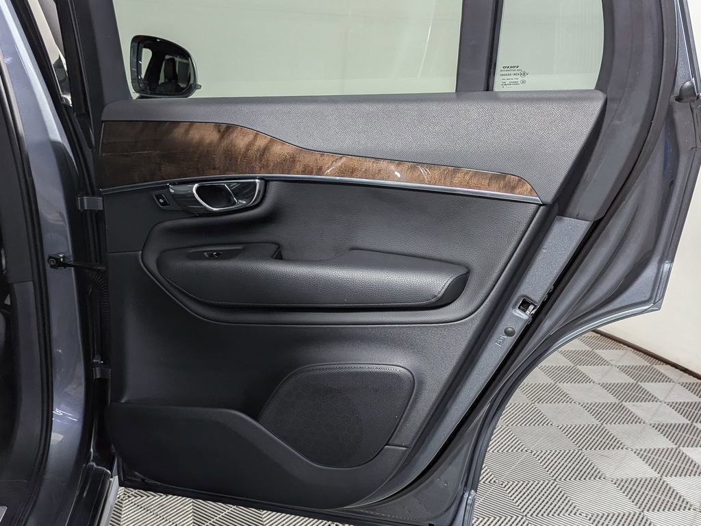 Used 2016 Volvo XC90 T6 Momentum w/ Momentum Plus Package image 42