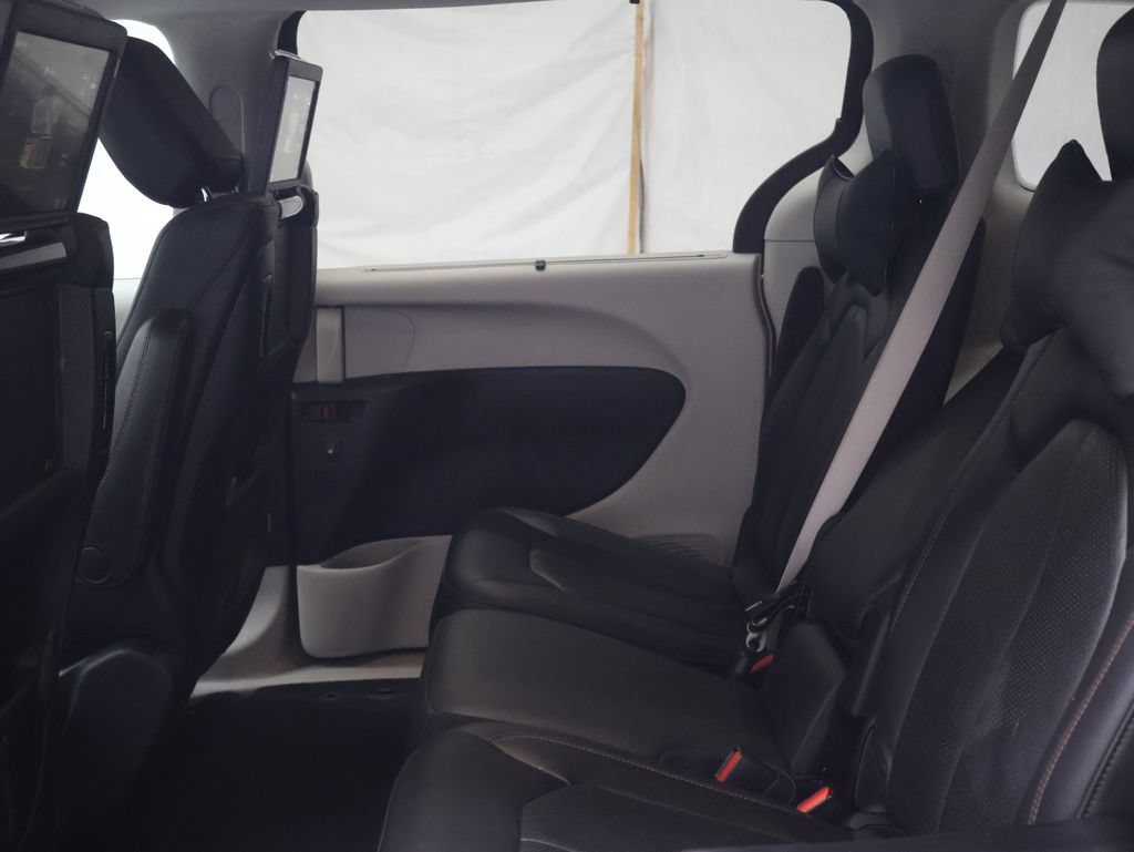 Used 2020 Chrysler Pacifica Touring-L Plus FWD image 15