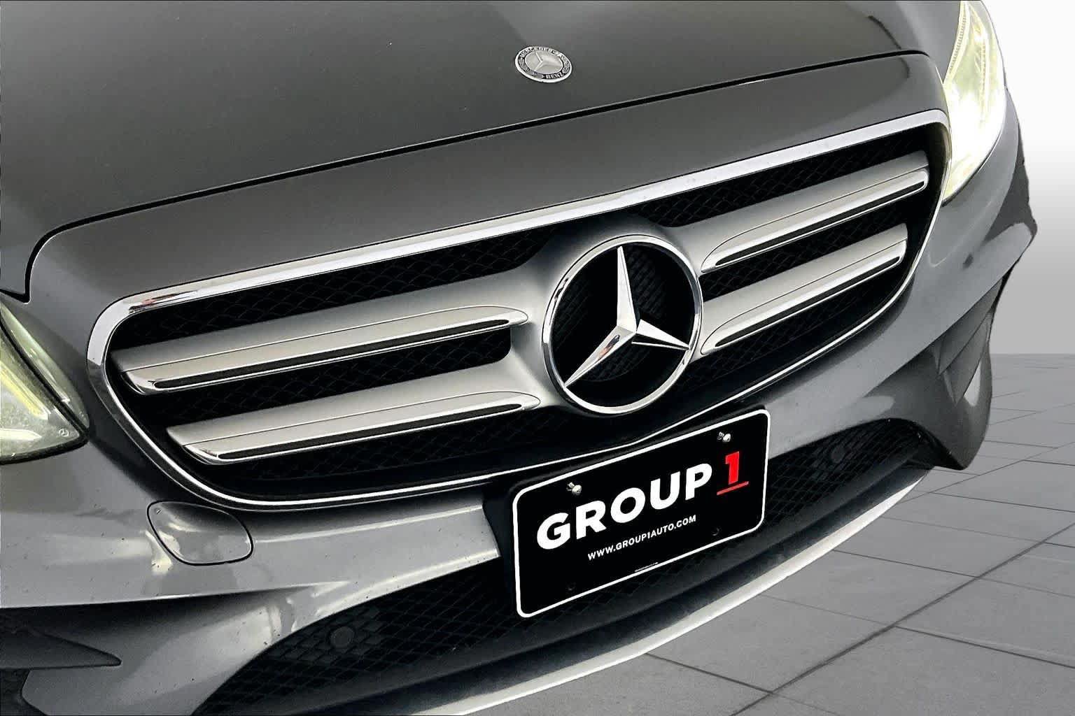 Certified 2017 Mercedes-Benz E 300 4MATIC image 32